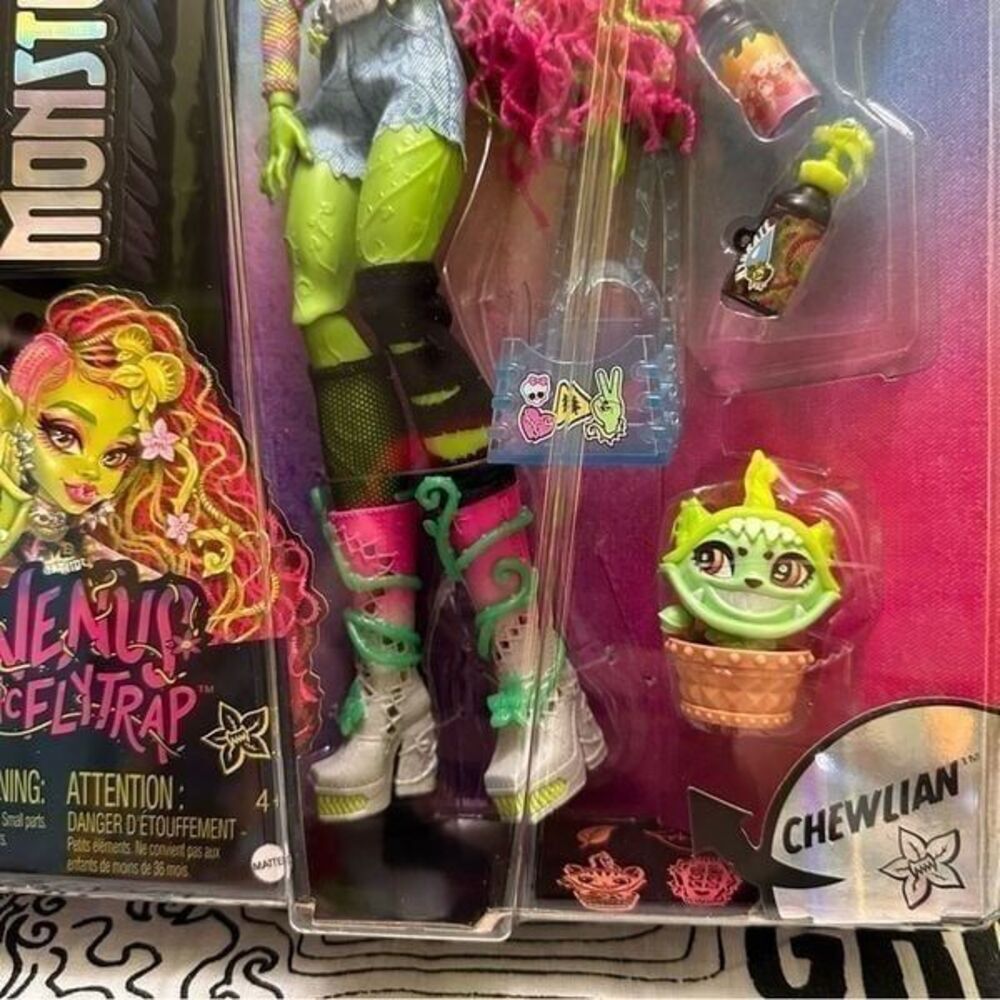 Monster High VENUS MCFLYYRAP Doll - Picture 3 of 8